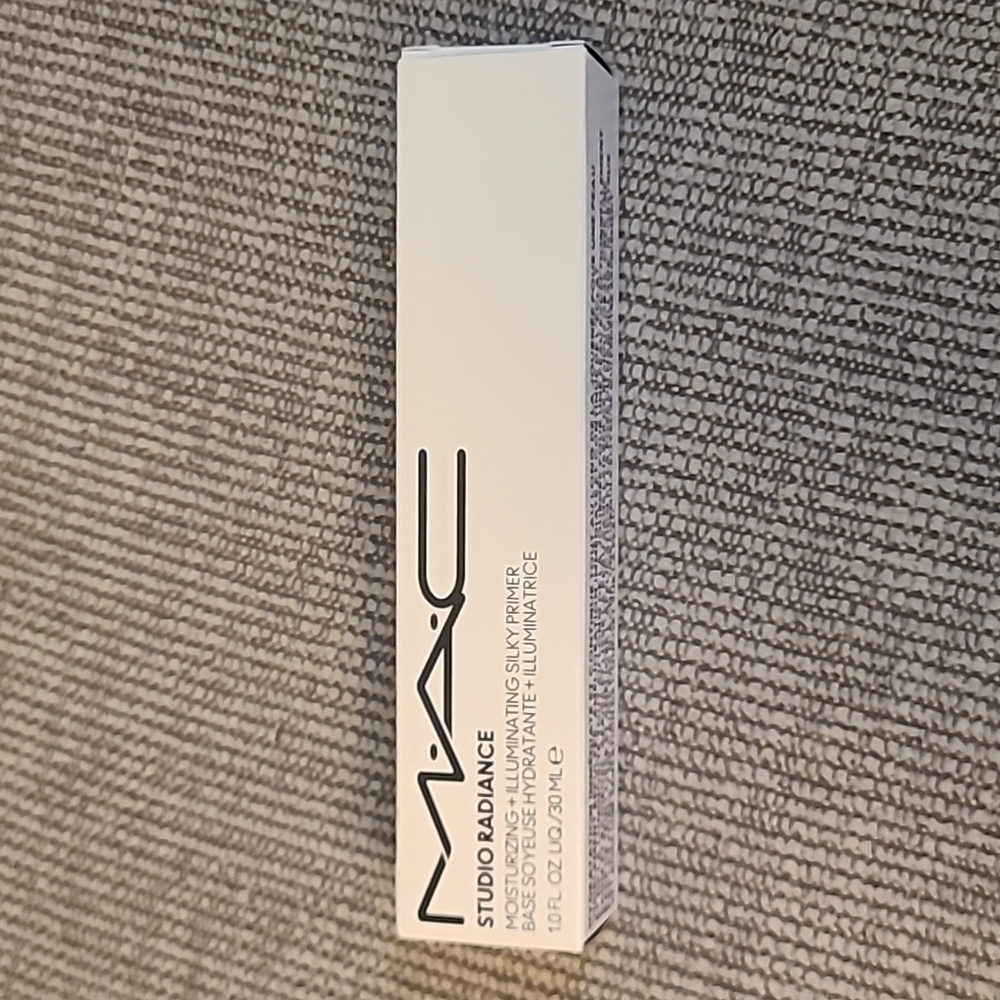 MAC studio radiance primer